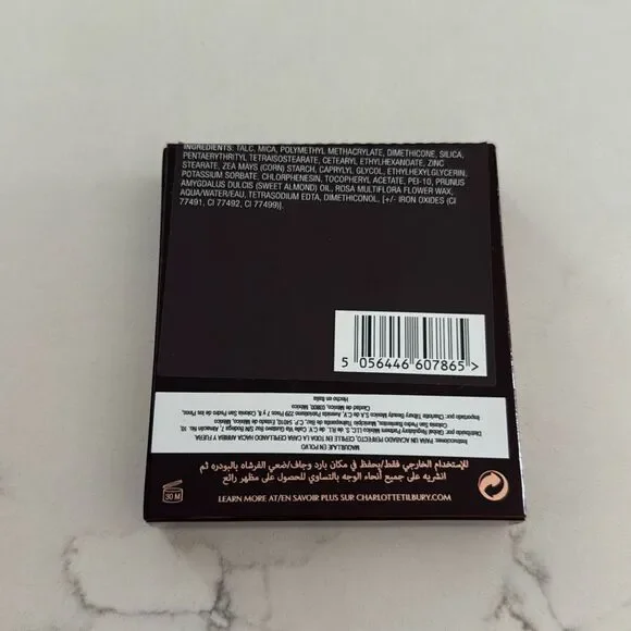 Charlotte Tilbury Airbrush Flawless Finish Refillable Setting Powder in 3 Tan - Picture 6 of 7